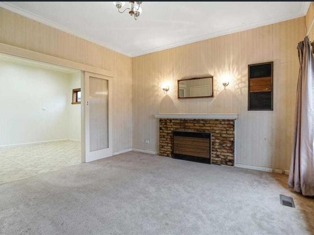 Neat Three Bedroom Home Close To High Street!
