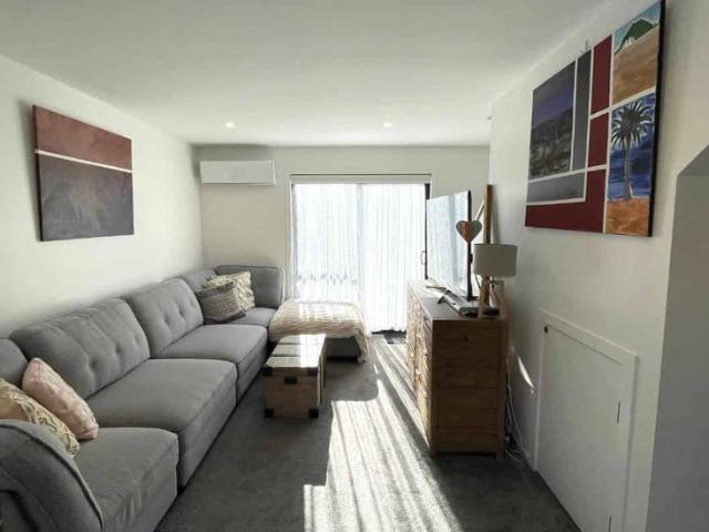 Neat 1 bedroom townhouse