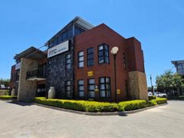 neat 278sqm office to lease in carls.