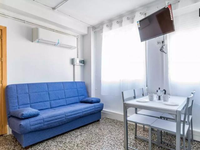 Neat 2 bedroom apartment for rent in Poblats Marítims