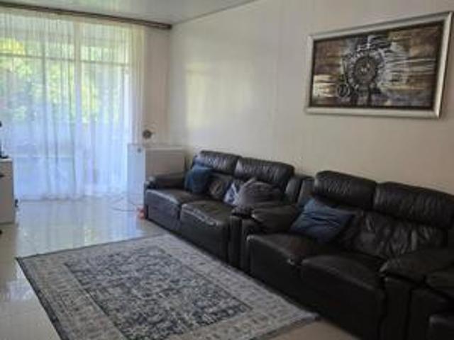 neat 2 bedroom apartment – prime loc.