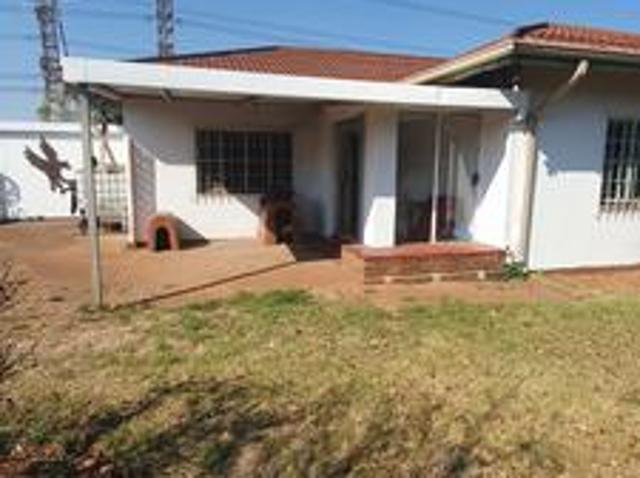 neat 2 bedroom home with 2 cottages.