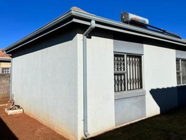 neat 2 bedroom house on the market i.