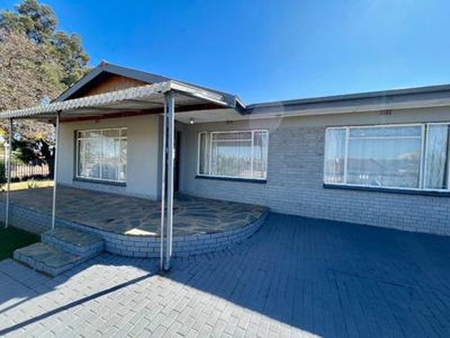 neat 3 bedroom house on the market i.