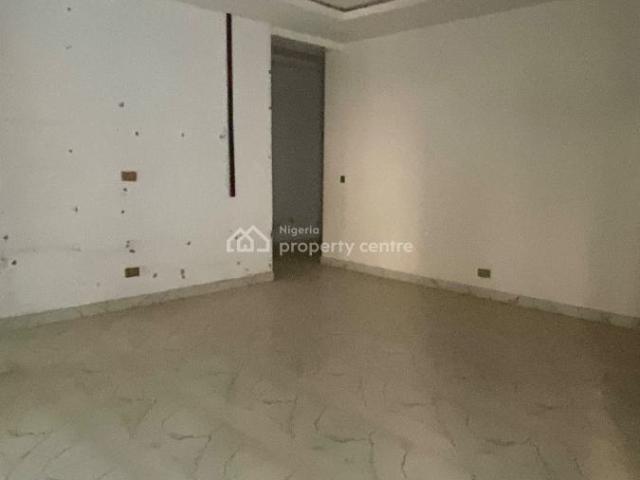 Neatly Built 3 Bedroom Flat