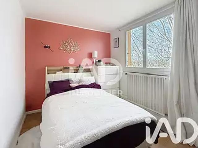 Neauphle le Château 78640 Achat / Vente appartement 3 pièces t3 au dernier étage parking