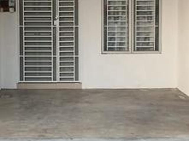 NEAR MAHSA UNIVERSITY Townhouse Desa Saujana Bandar Saujana Putra