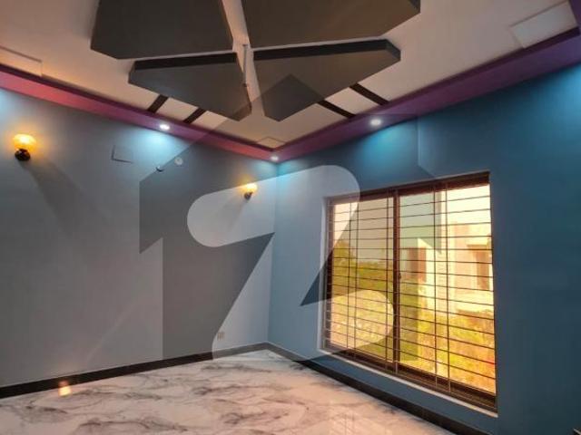 Near Masjid 4Bed DDL 125sq yd Villa FOR SALE at ALI BLOCK All amenities nearby including MOSQUE, General Store & Parks Bahria Town Ali Block