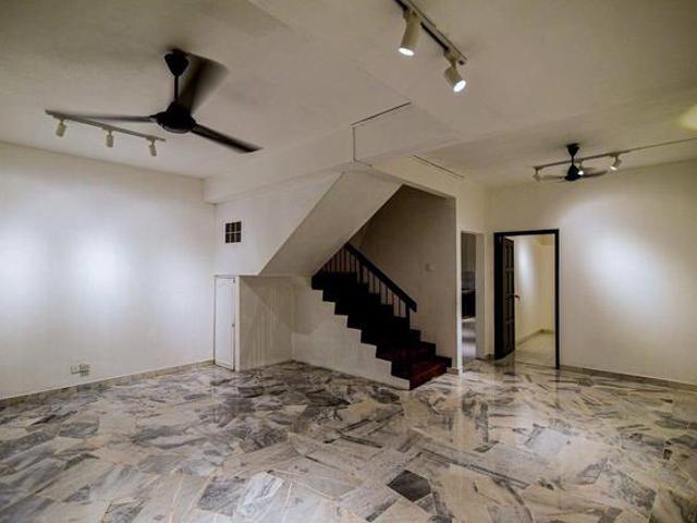 NEAR MRT 2 Storey Terrace House Taman Serdang Raya Seri Kembangan