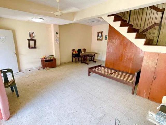 NEAR MRT Double Storey Taman Serdang Raya Seri Kembangan Selangor