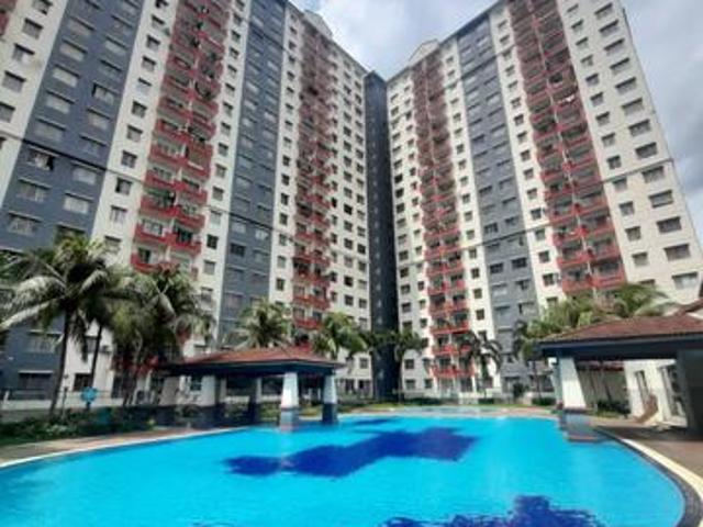 NEAR MRT FACING CITY ENDLOT Apartment Vista Pinggiran Seri Kembangan