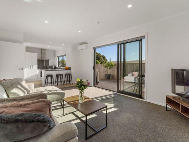 Near new 3 bedroom home, sun filled with indoor outdoor flow
