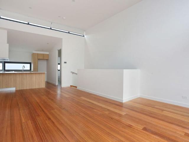 NEAR NEW TOWNHOUSE IN A FANTASTIC LOCATION