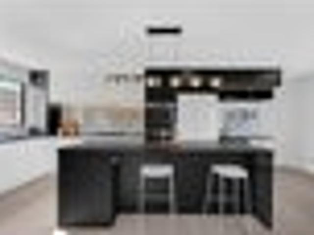 Near New Family Home with Granny Flat Potential