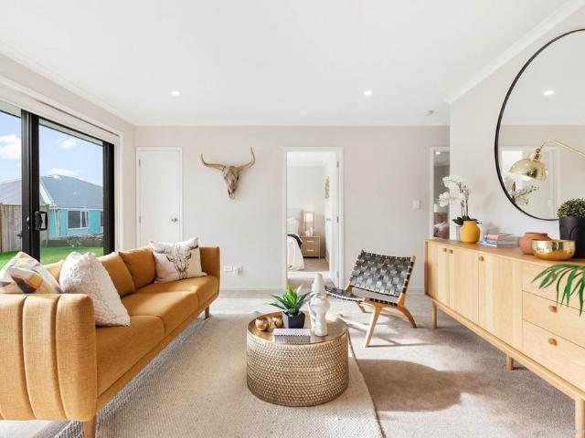 Near New Home in Sought After Paerata Rise