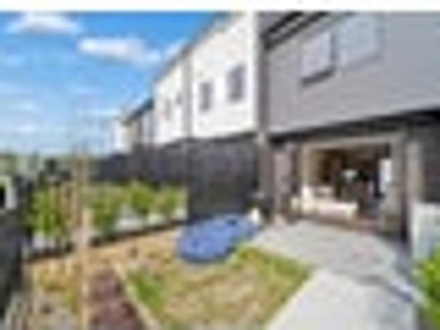 Harbour Views! Urgent sale bring any offers