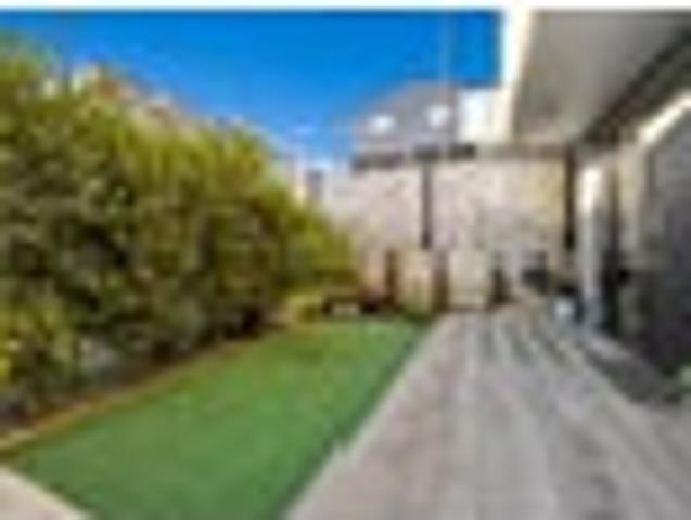 Near New, Low Maintenance Perfection in Henderson