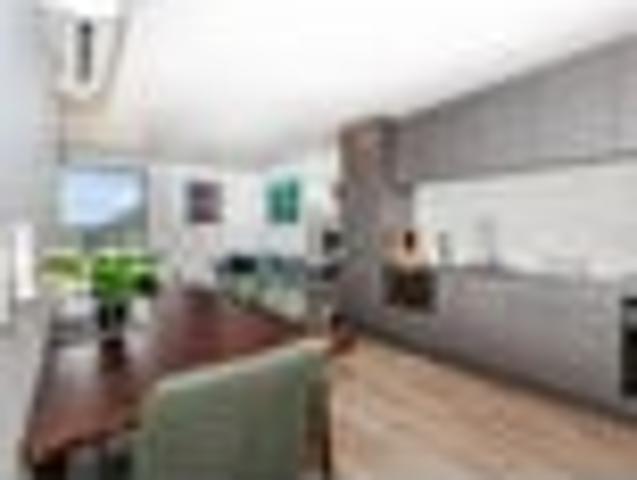 Near New Mornington Townhouse with Sea Views Ser