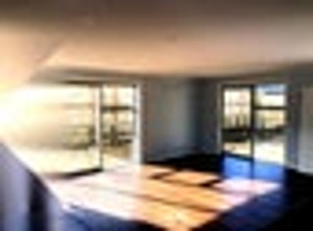 Near NEW, priced to sell. Private sale!