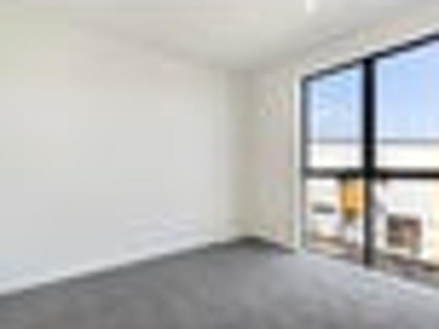 Near New & Spacious Townhouse – Totara Park