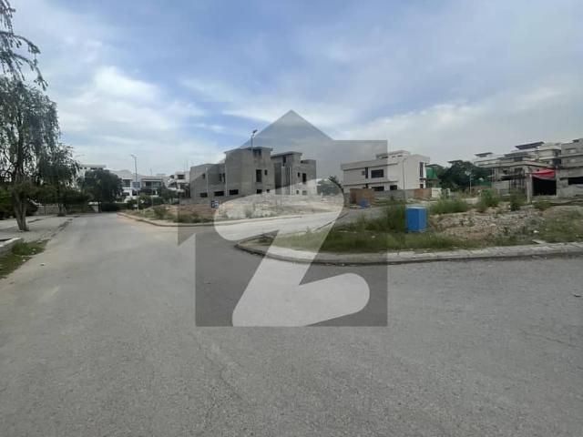 Near By Giga Mall And Central Park Corner Plot In Prime Location Of DHA 2