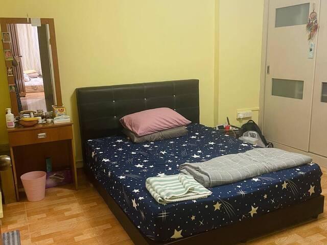 Near Boon keng MRT Walkable, Master room available,Female Environment