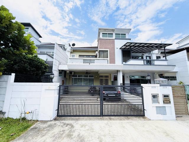 NEAR GOLF CLUB Teres 2Tingkat GATED Taman Impian Emas