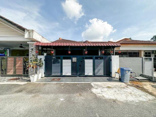 NEAR HIGHWAY Single Storey House SP7 Bandar Saujana Putra For Sale