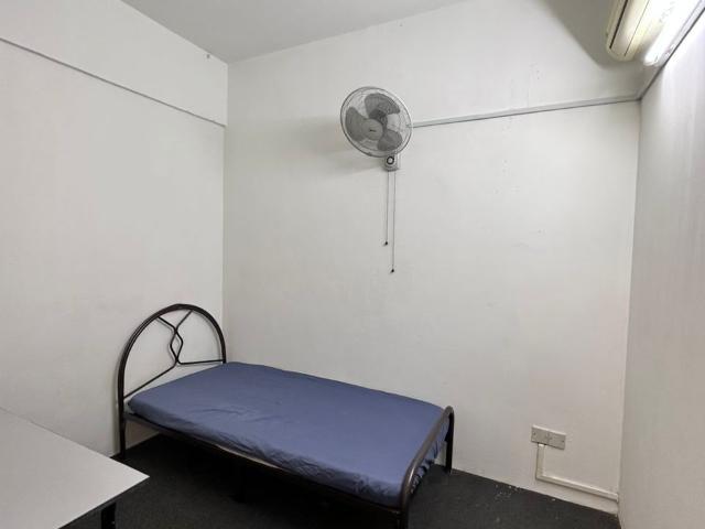 Near IOI Puchong Jaya LRT Bilik Sewa with Private Toilet + Air Cond at Bandar Puchong Jaya