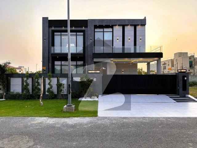 Near Jalal Son'S 10 Marla Most Beautiful Luxury Bungalow For Sale