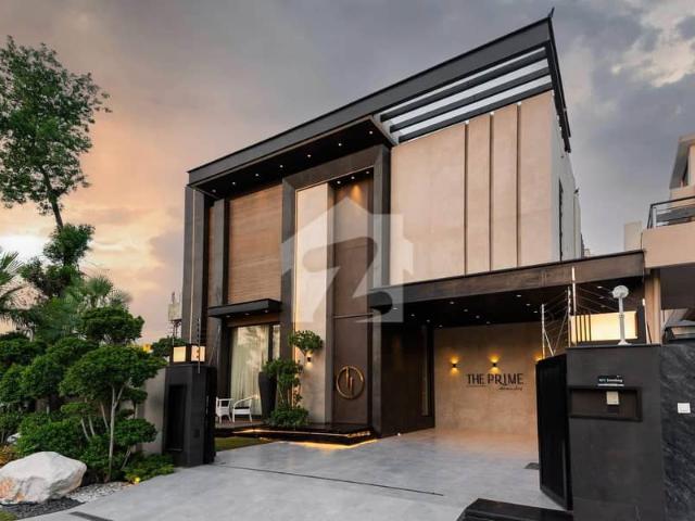 Near Jalal Sons & Park Premium Quality 1 Kanal Full Basement | Luxury Mansion At Top Location