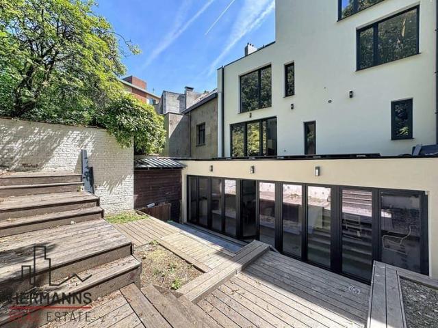 ✨ Near Jette train station – Superb 10 bedroom house ✨