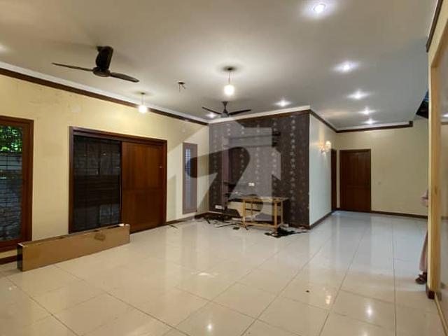 Near Khy Badban 300 yds Upper Portion Most Spacious Bungalow Fully Renovated Rent in DHA Phase 5 at Most Prime Location in Reasonable Demand
