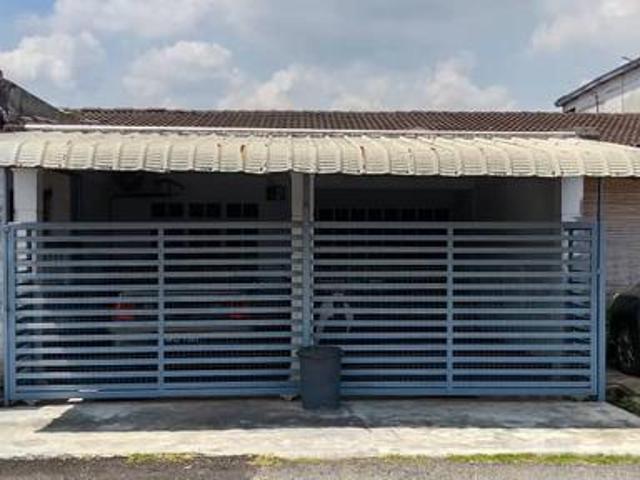 Near LRT3 single storey intemediate Taman Johan Setia Klang for Sale