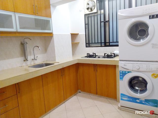 NEAR LRT ALL FEMALE UNIT MIDDLE ROOM TO RENT IN BUKIT JALIL