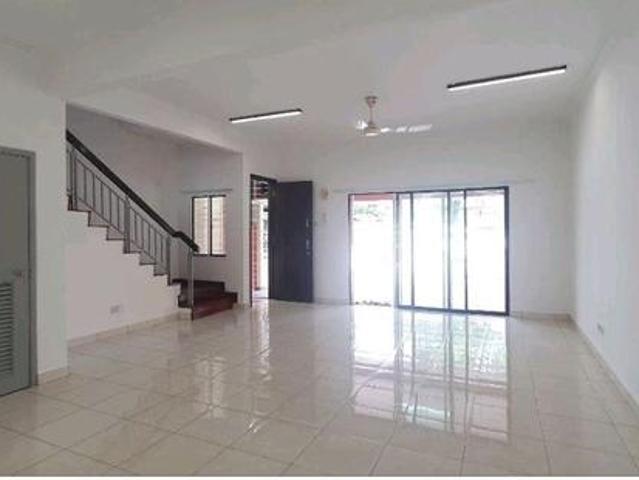 NEAR LRT Bandar Puteri Puchong 2 Storey House For Rent Ready Move In