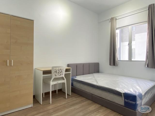 Near LRT Bangsar Residensi Brickfields Middle Room