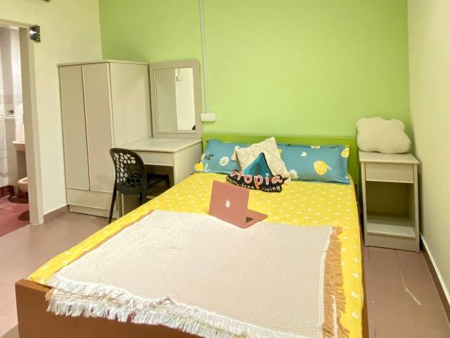 Near LRT Chow KIt Master Room + Private Toilet near Jalan Ipoh, Quill City