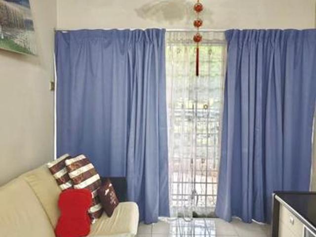 NEAR LRT CORNER UNIT Sri Camellia Apartment Puchong Selangor FOR SALE