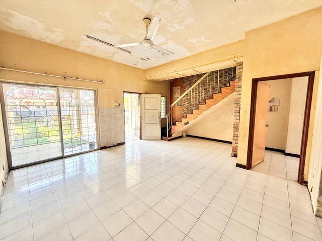 NEAR LRT FREEHOLD Double Storey Taman Puchong Prima Puchong