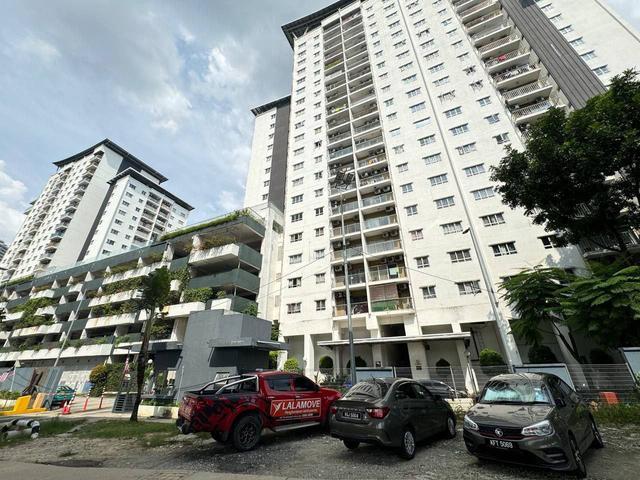 NEAR LRTKLCCSuria Jelatek Condominium Ampang Hilir Kuala Lumpur