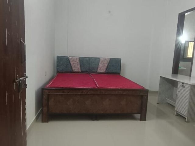 Near Pan Osis Apartment 1 RK 300 Sq. Ft. Apartment in Sector 70 Noida Listing ID: #9676