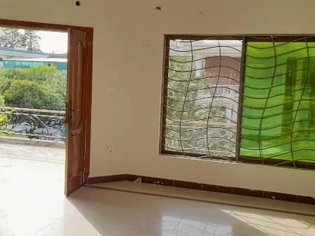 Near Park Upper Portion 600yards separate gate for rent Islamabad I 8 ID 82645