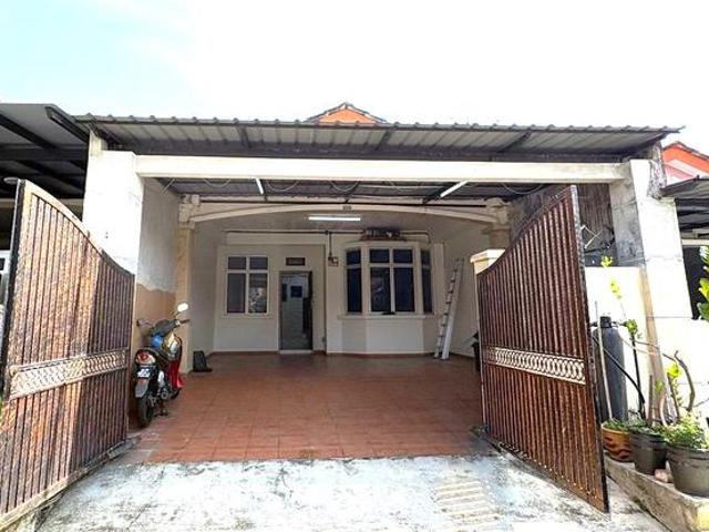 NEAR PLAYGROUND 1Storey Terrace RENOVATED Bandar Putra Kulai
