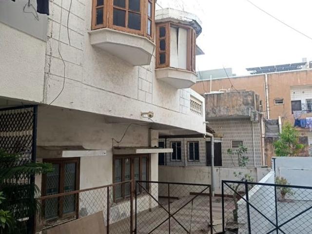 Near Rajwadi Hotel 1 Bedroom 400 Sq. Ft. Apartment in Jivraj Park Ahmedabad Listing ID: #10384