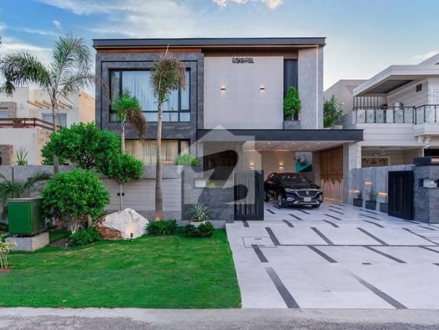 Near raya 1 kanal modern fully furnished bungalow with basement for sale in dha phase 7