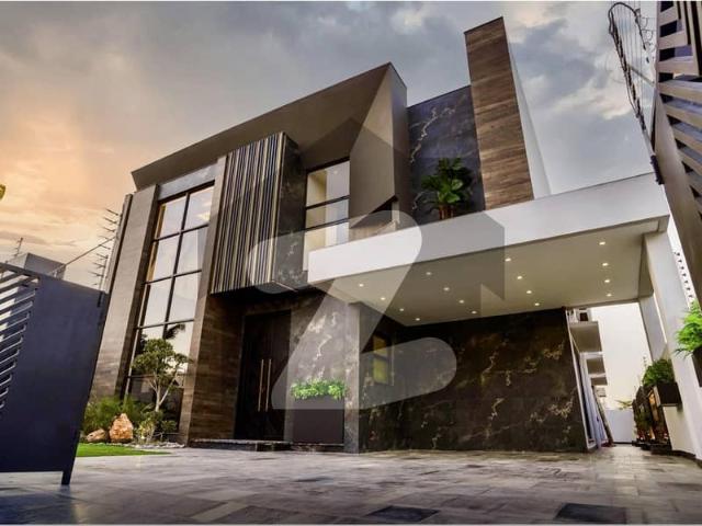 Near raya golf club 1 kanal ultra modern a plus design with besment house for sale in dha phase 7 100% orignail add