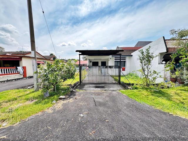NEAR SURAU END LOT 2400ft Single Storey House Seksyen 1 Bangi