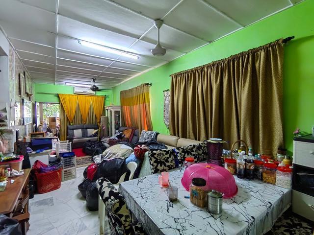 Near SchoolEnd Lot Single Storey Saujana Utama 1Sungai Buloh
