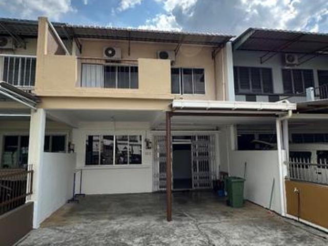 Near SGH Double Storey House For Rent Walking Distance to SGH